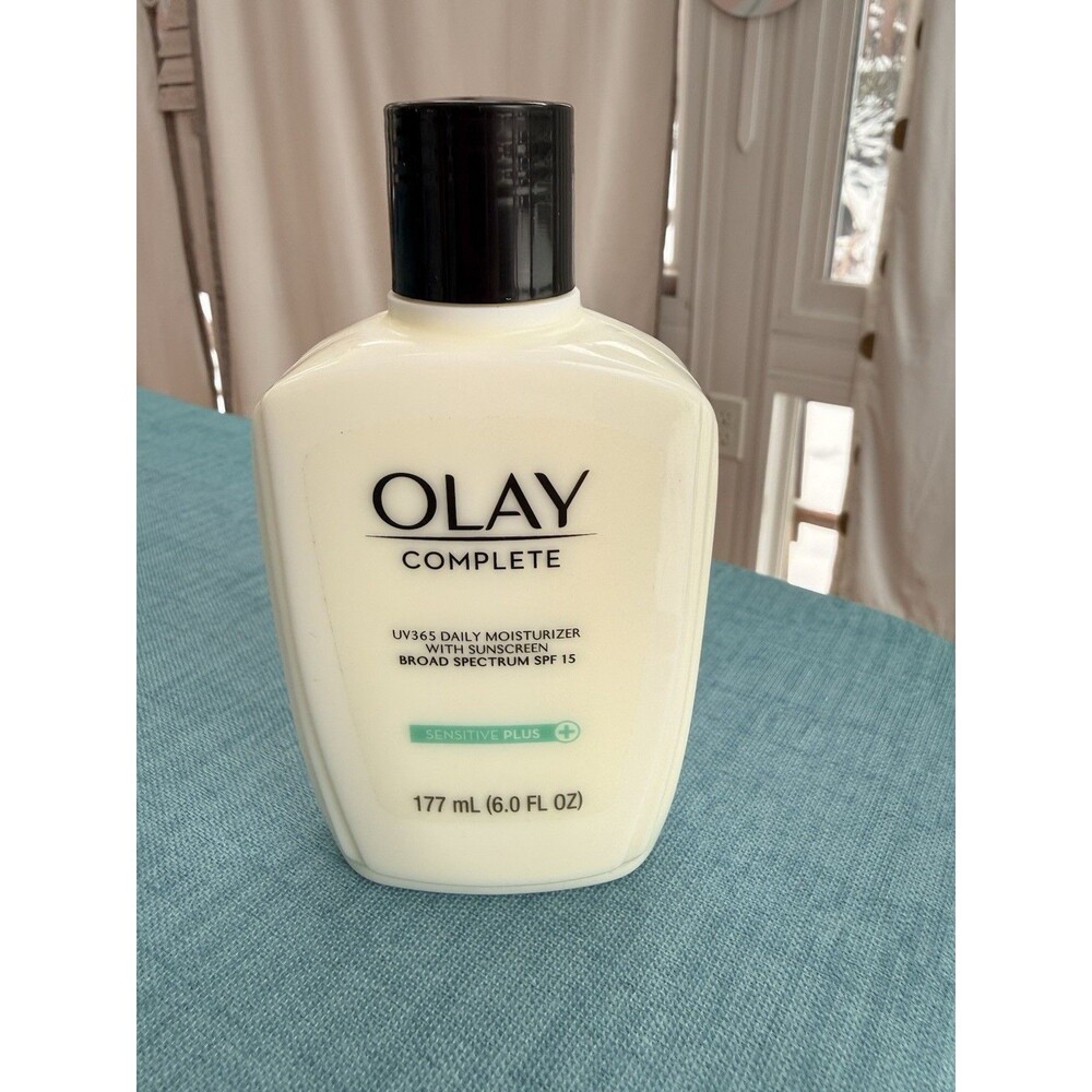 Olay Complete Daily Moisturizer SPF 15 Broad Spectrum Sunscreen Sensitive 4oz
